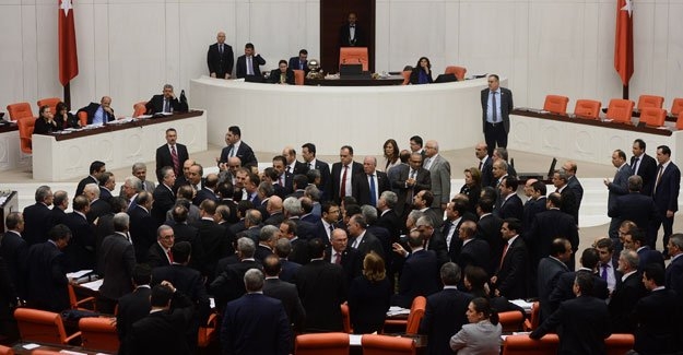 ‘İÇ GÜVENLİK’E RÖTÜŞ, TORBA YASAYA VİZE