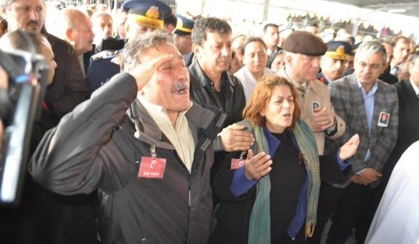 Emekli assubay baba kazanın peşini bırakmadı…