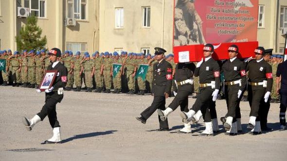 Baykan’da terör saldırısı: 1 Assubay şehit oldu, 2 asker yaralandı.